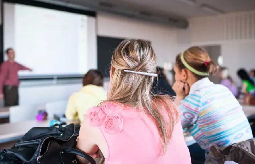 Στον «αέρα» πτυχία ιδιωτικού κολεγίου